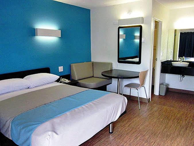Motel 6-Overland Park, Ks Eksteriør billede