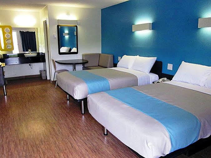 Motel 6-Overland Park, Ks Eksteriør billede