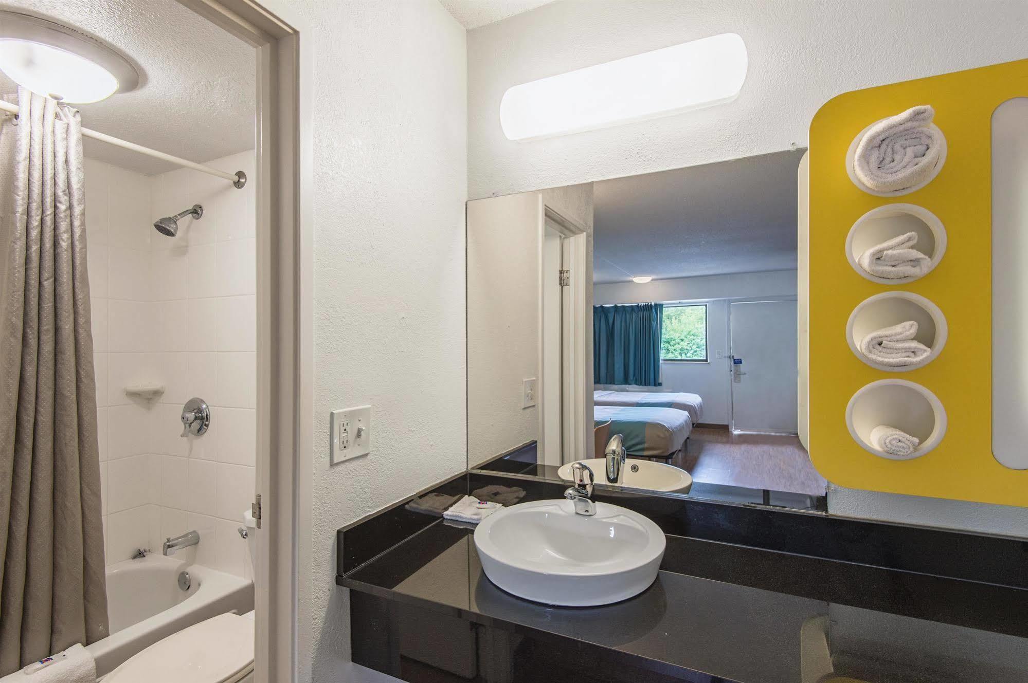 Motel 6-Overland Park, Ks Eksteriør billede