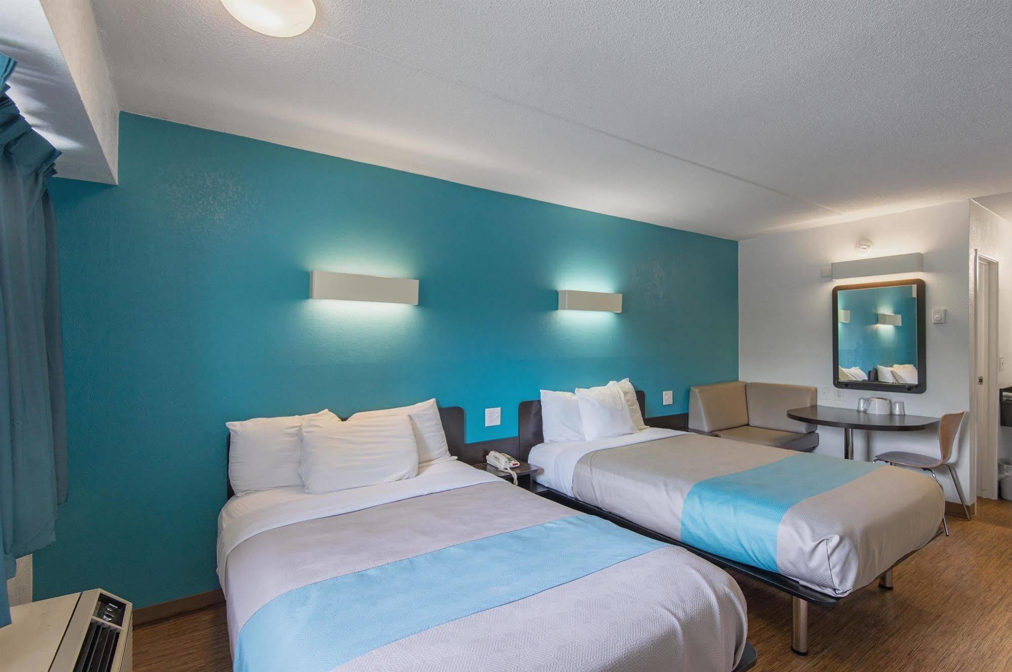 Motel 6-Overland Park, Ks Eksteriør billede